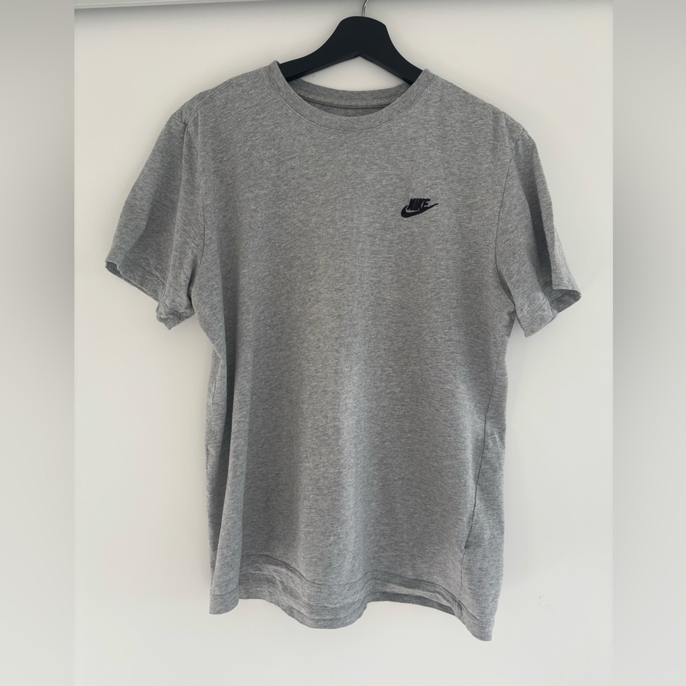 Nike Unisex Heather Gray Short Sleeve T-Shirt